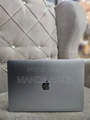 New Laptop Apple MacBook Pro 2019 8GB Intel Core I5 SSD 256GB