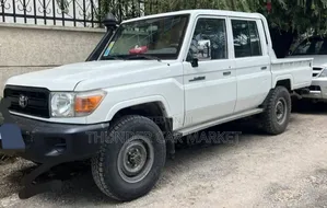 Toyota Land Cruiser 2014 White