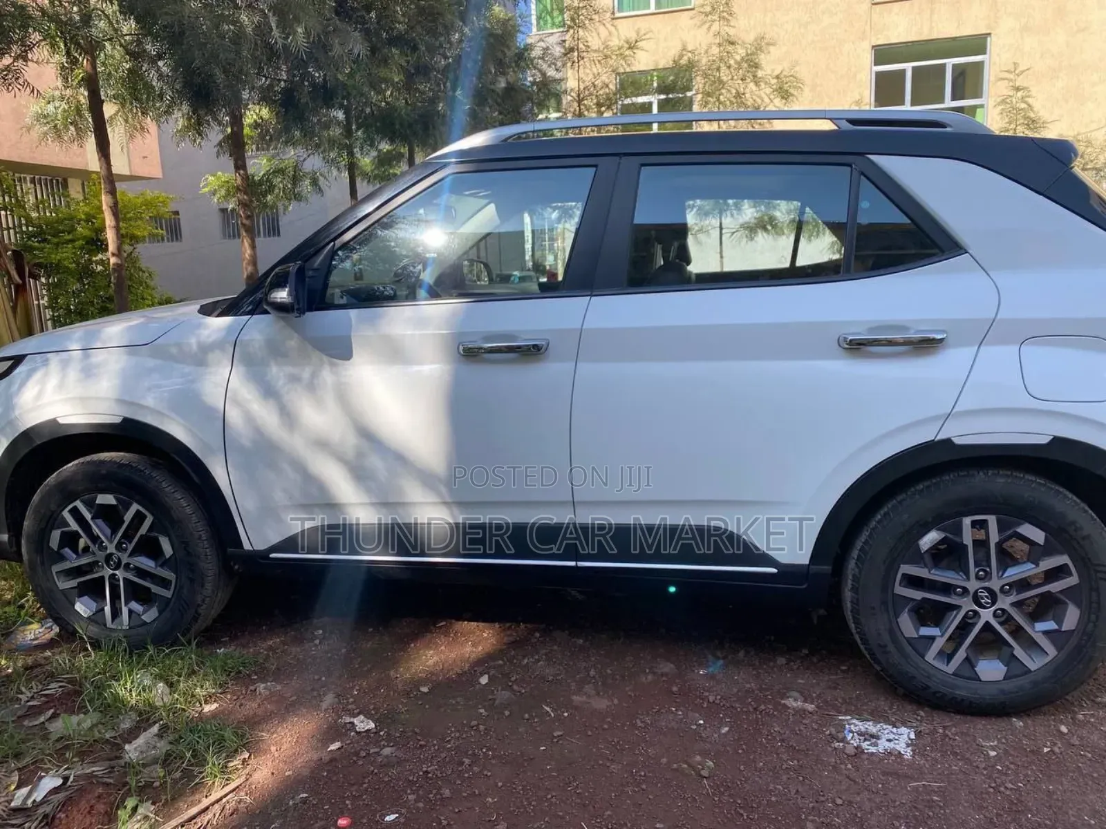 Hyundai Venue 2022 White