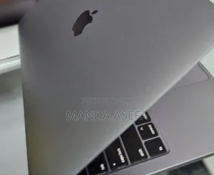 New Laptop Apple MacBook Pro 2019 16GB Intel Core I7 SSD 512GB