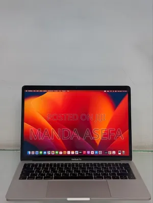 New Laptop Apple MacBook Pro 2017 8GB Intel Core i5 SSD 256GB
