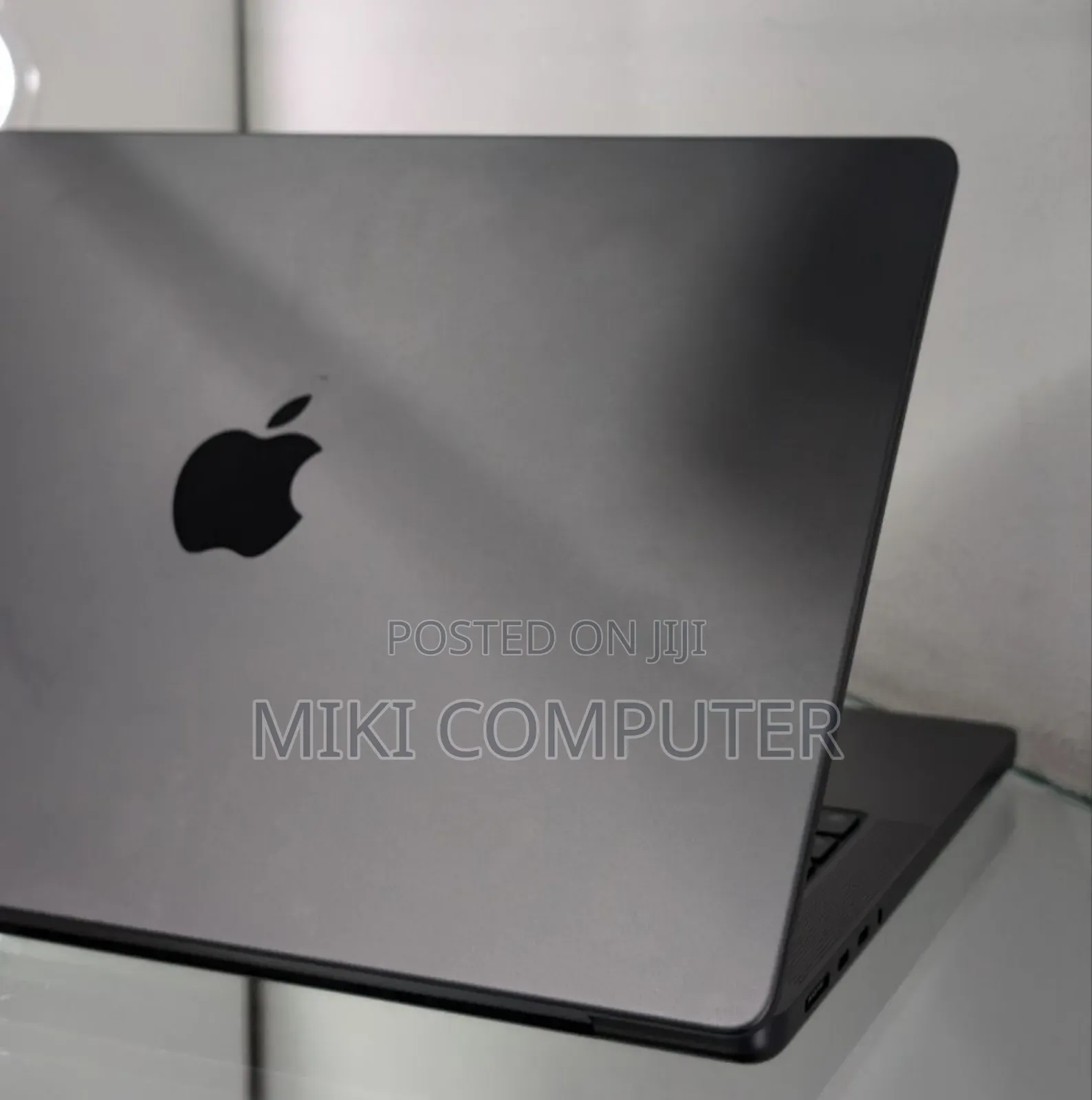 New Laptop Apple MacBook Pro 2023 M3 Pro 16-Inch 18GB Intel SSD 512GB