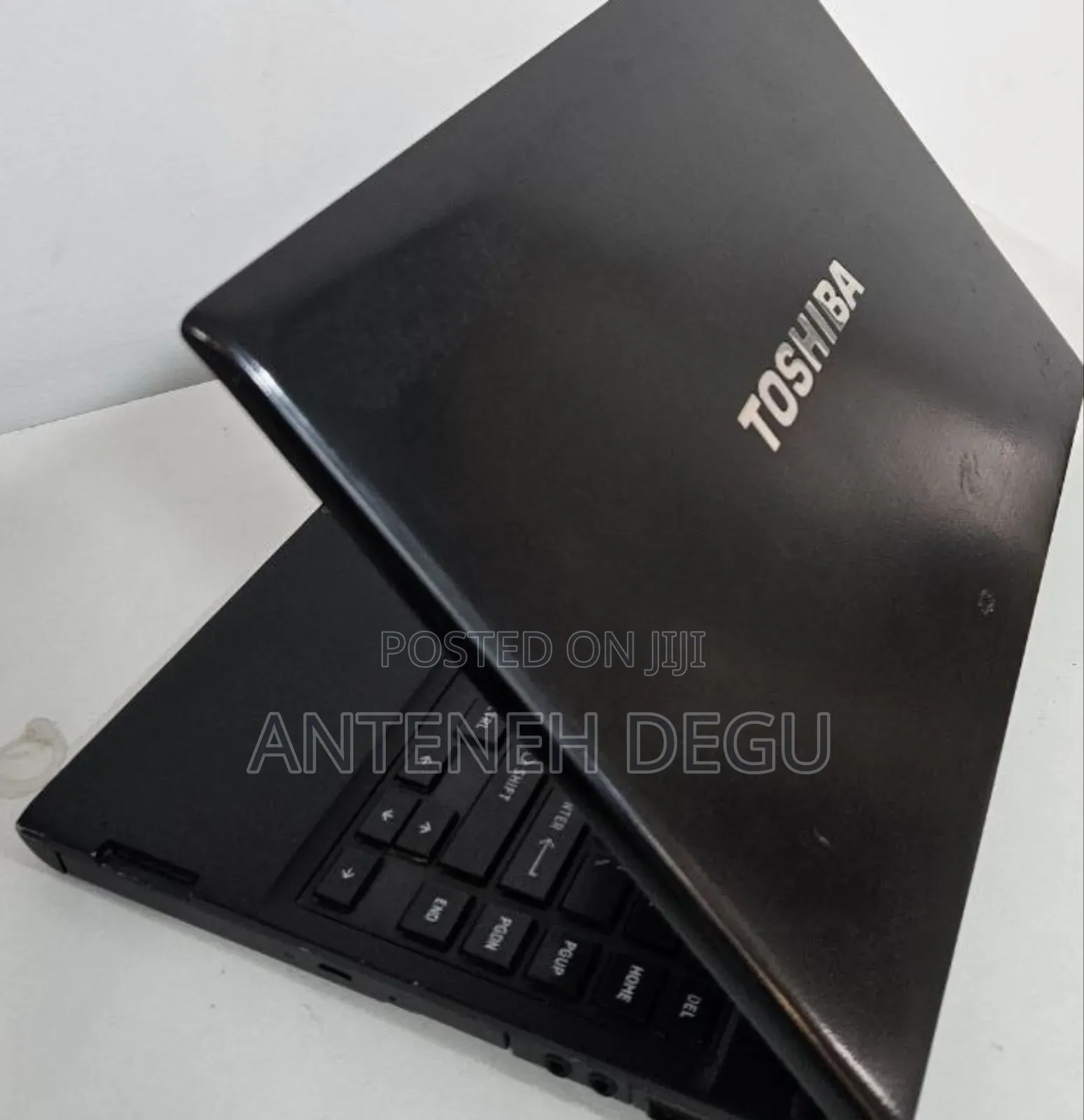 Laptop Toshiba Satellite C850 4GB HDD 320GB