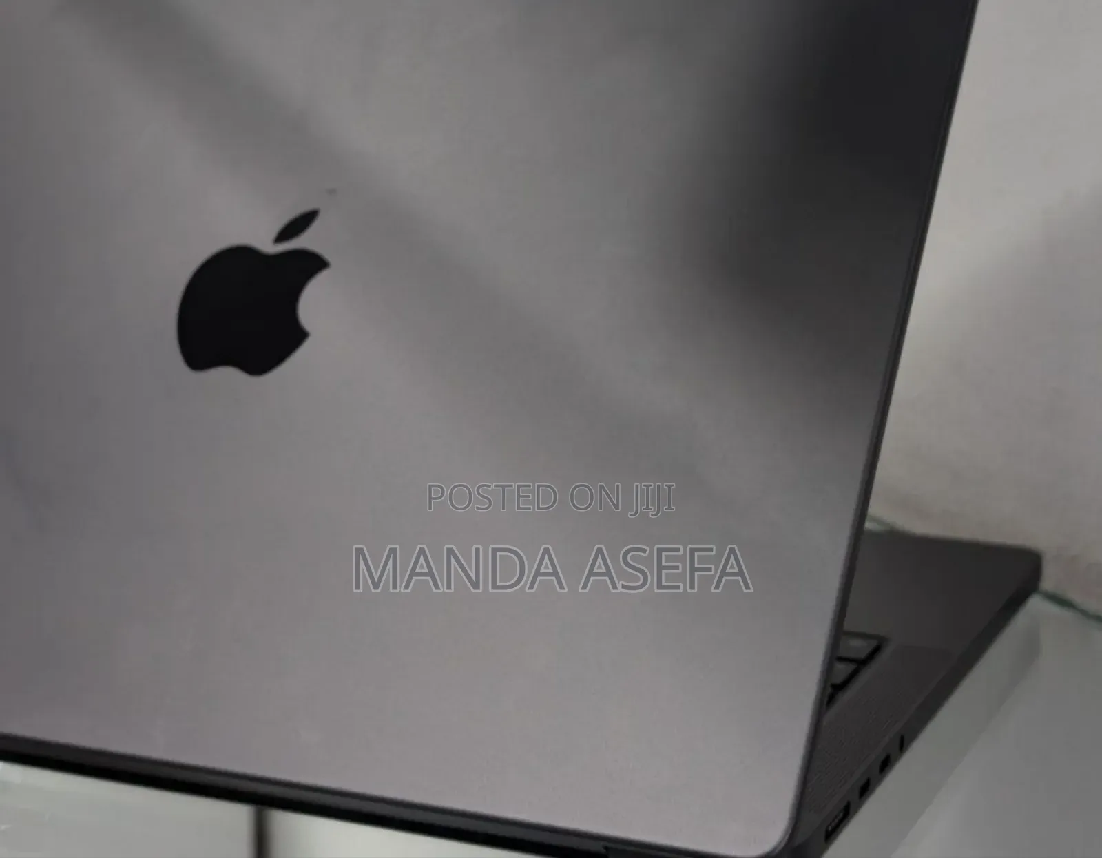 New Laptop Apple MacBook Pro 18GB Apple M3 SSD 512GB