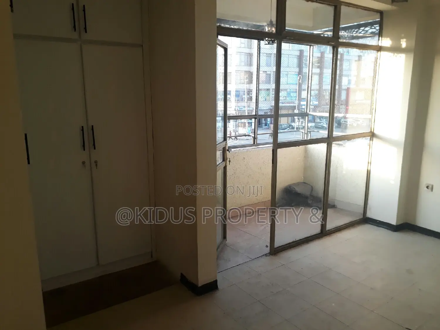 3bdrm Apartment in @Africa Building, Nifas Silk-Lafto for rent