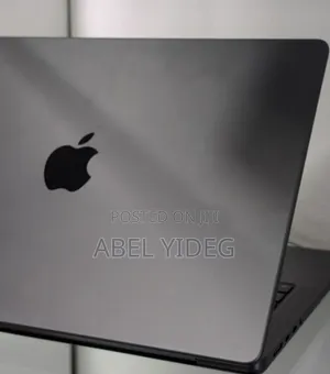 New Laptop Apple MacBook 18GB Apple M3 Pro SSD 512GB