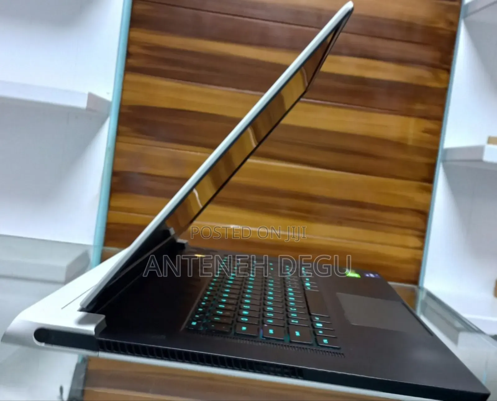 New Laptop Alienware M17x R2 16GB Intel Core I7 SSD 512GB