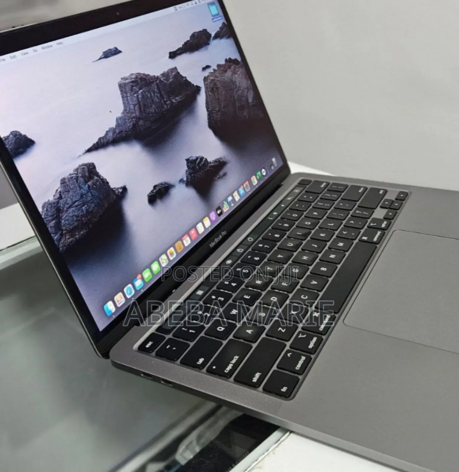 New Laptop Apple MacBook Pro 2019 8GB Intel Core I5 SSD 256GB