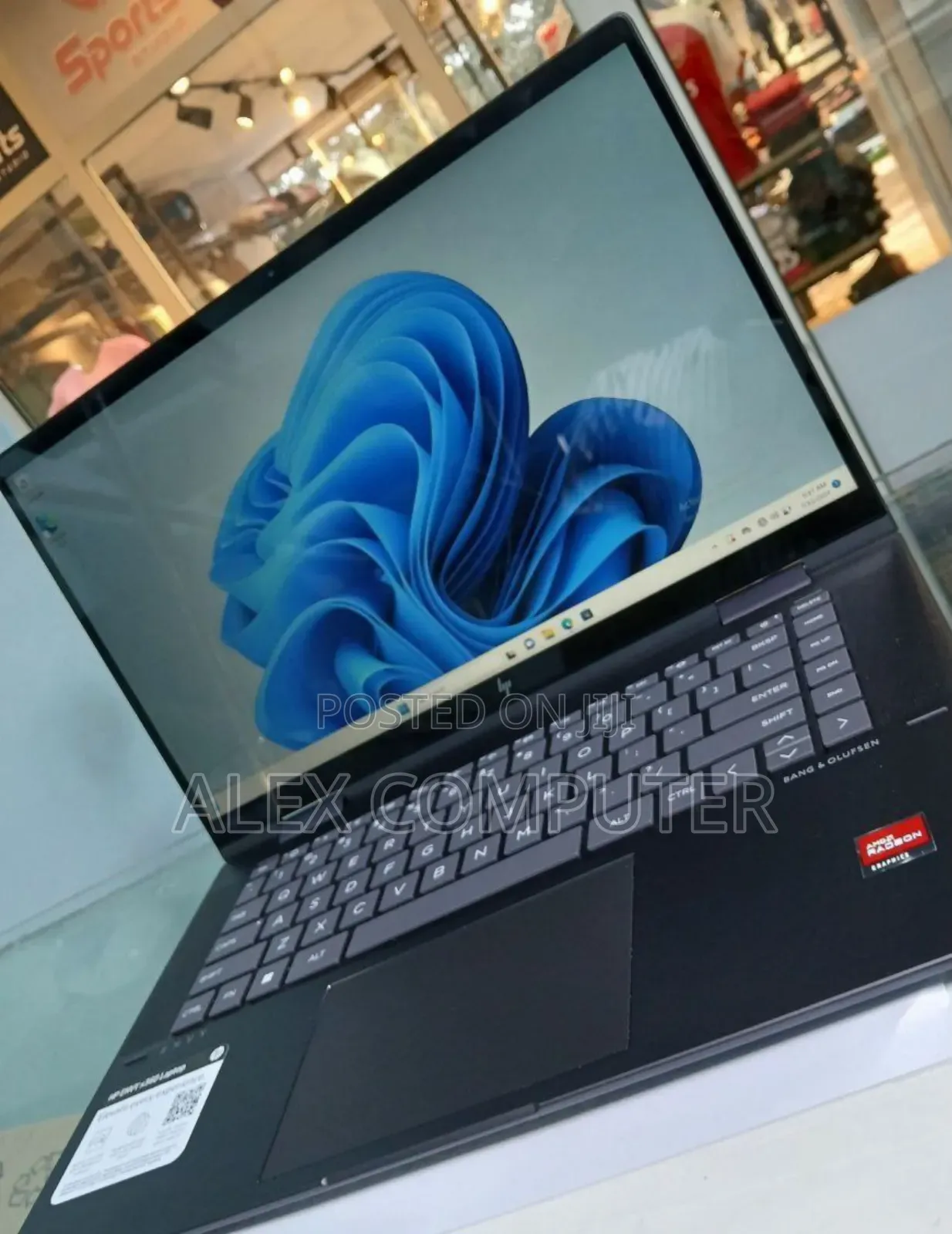 New Laptop HP Envy X360 8GB AMD Ryzen 5 SSD 512GB