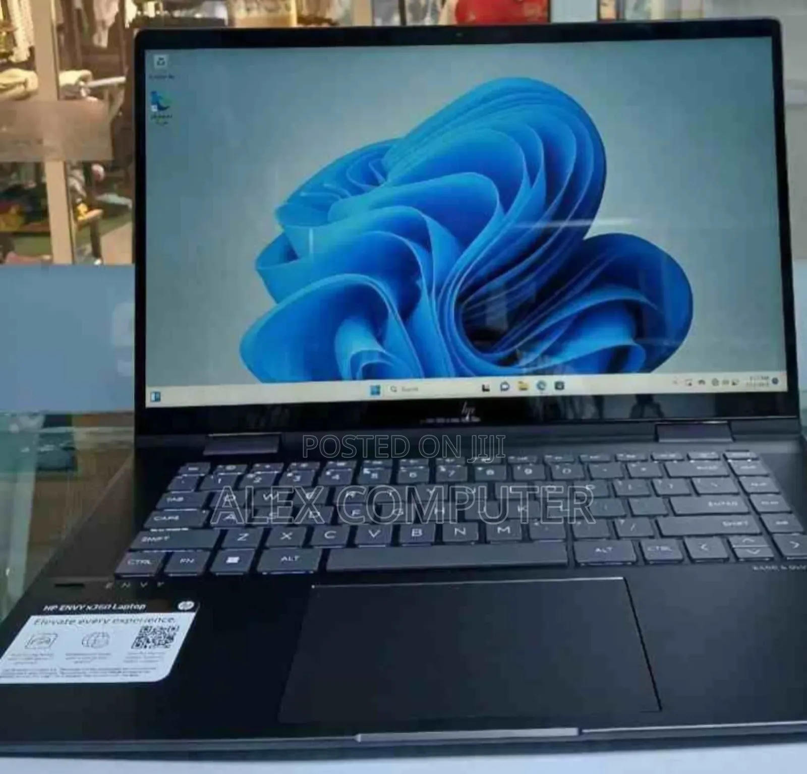 New Laptop HP Envy X360 8GB AMD Ryzen 5 SSD 512GB
