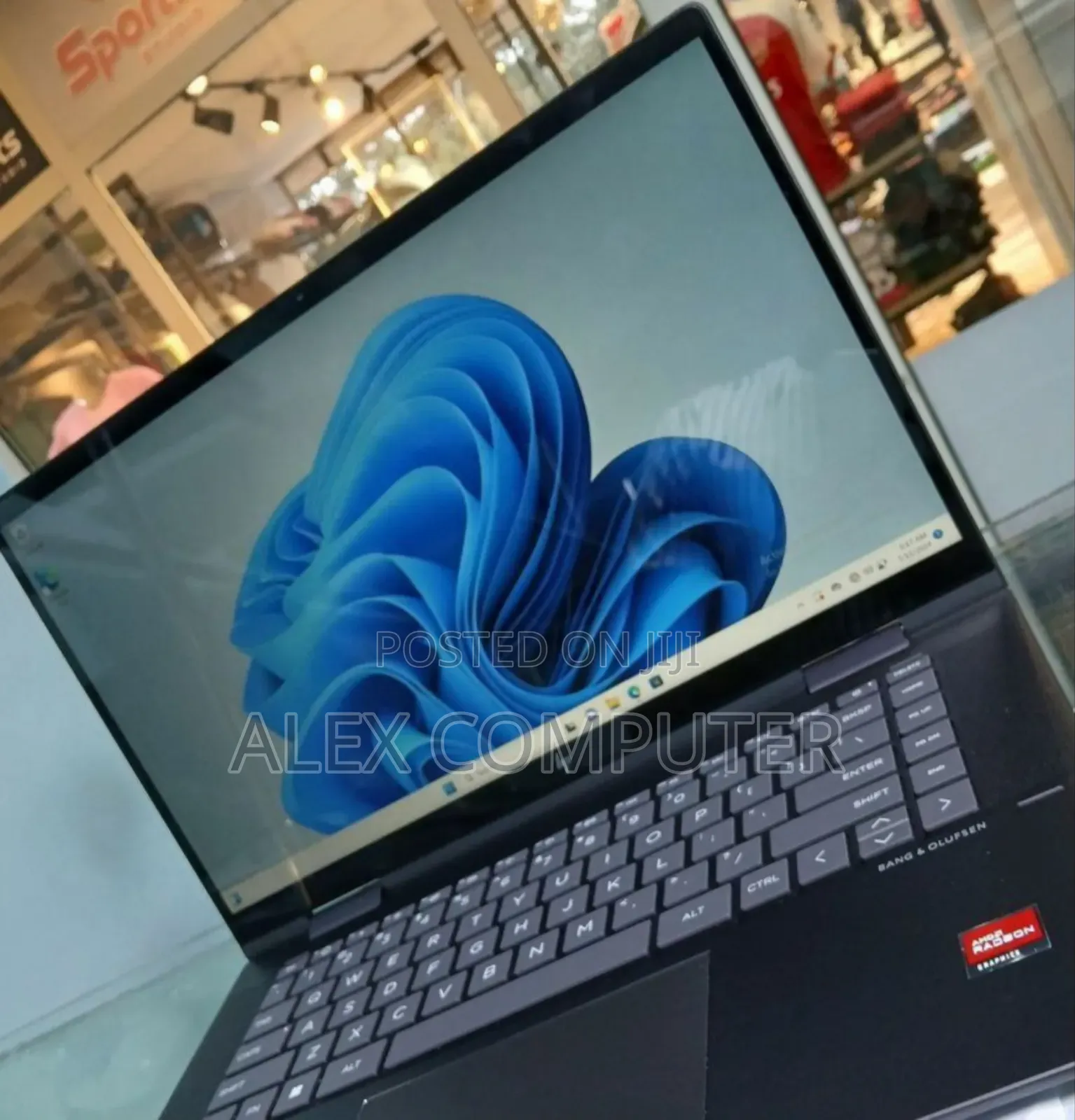 New Laptop HP Envy X360 8GB AMD Ryzen 5 SSD 512GB