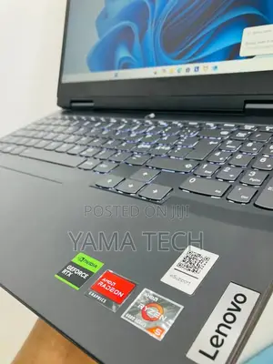 New Laptop Lenovo 16GB AMD Ryzen 5 SSD 512GB