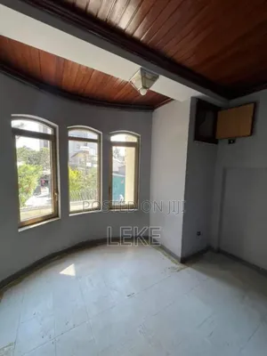 5bdrm House in Bole for rent