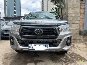 Toyota Hilux 2020 Silver