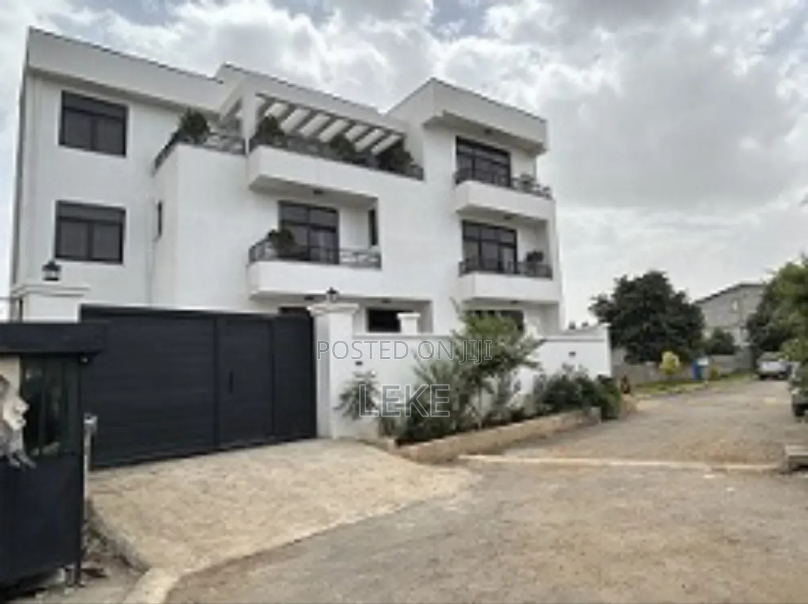 5bdrm House in Yeka for rent