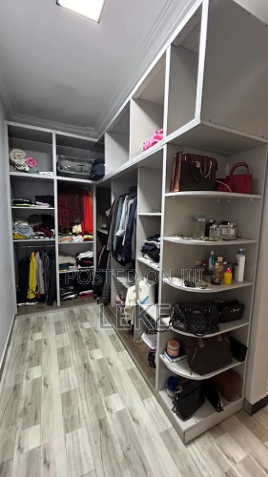 5bdrm House in Yeka for rent