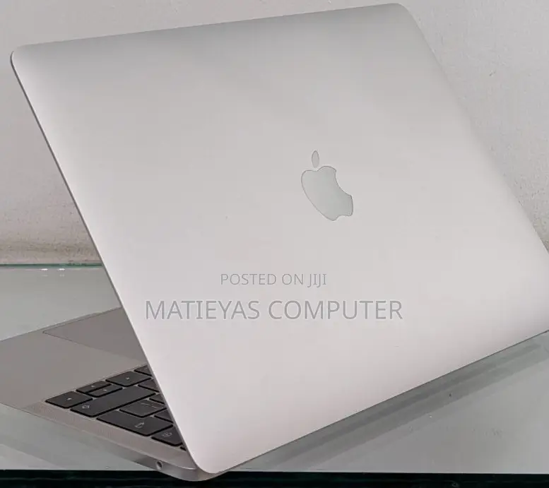 New Laptop Apple MacBook Pro 2017 8GB Intel Core I5 SSD 256GB