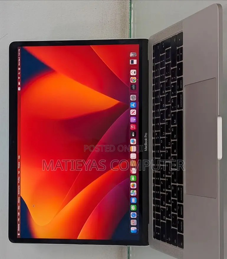 New Laptop Apple MacBook Pro 2017 8GB Intel Core I5 SSD 256GB