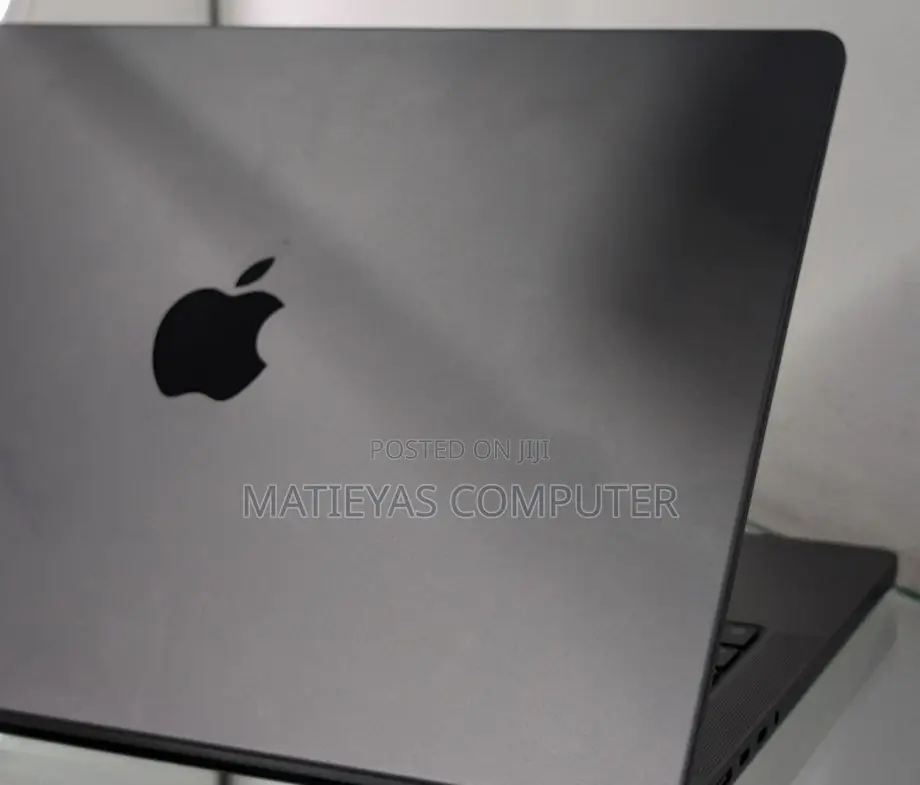 New Apple MacBook Pro 2023 M3 Max 16-Inch 18GB Apple M3 SSD 512GB