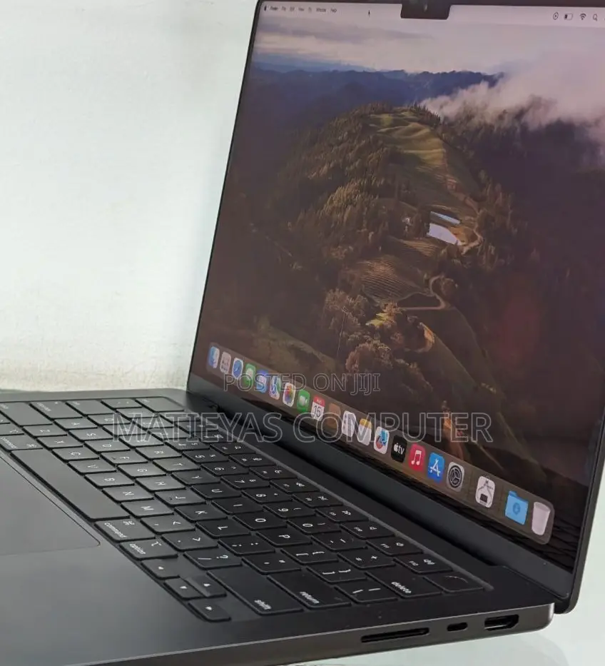 New Apple MacBook Pro 2023 M3 Max 16-Inch 18GB Apple M3 SSD 512GB