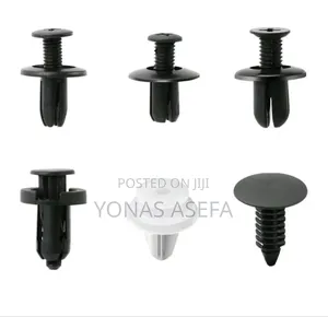 Photo - Car Retainer Clip