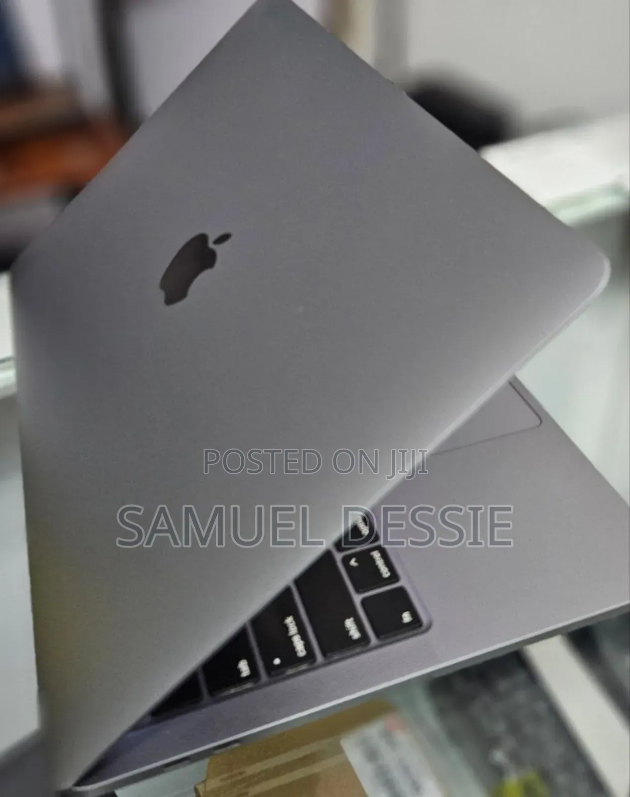 New Laptop Apple MacBook Pro 2019 8GB Intel Core I5 SSD 256GB
