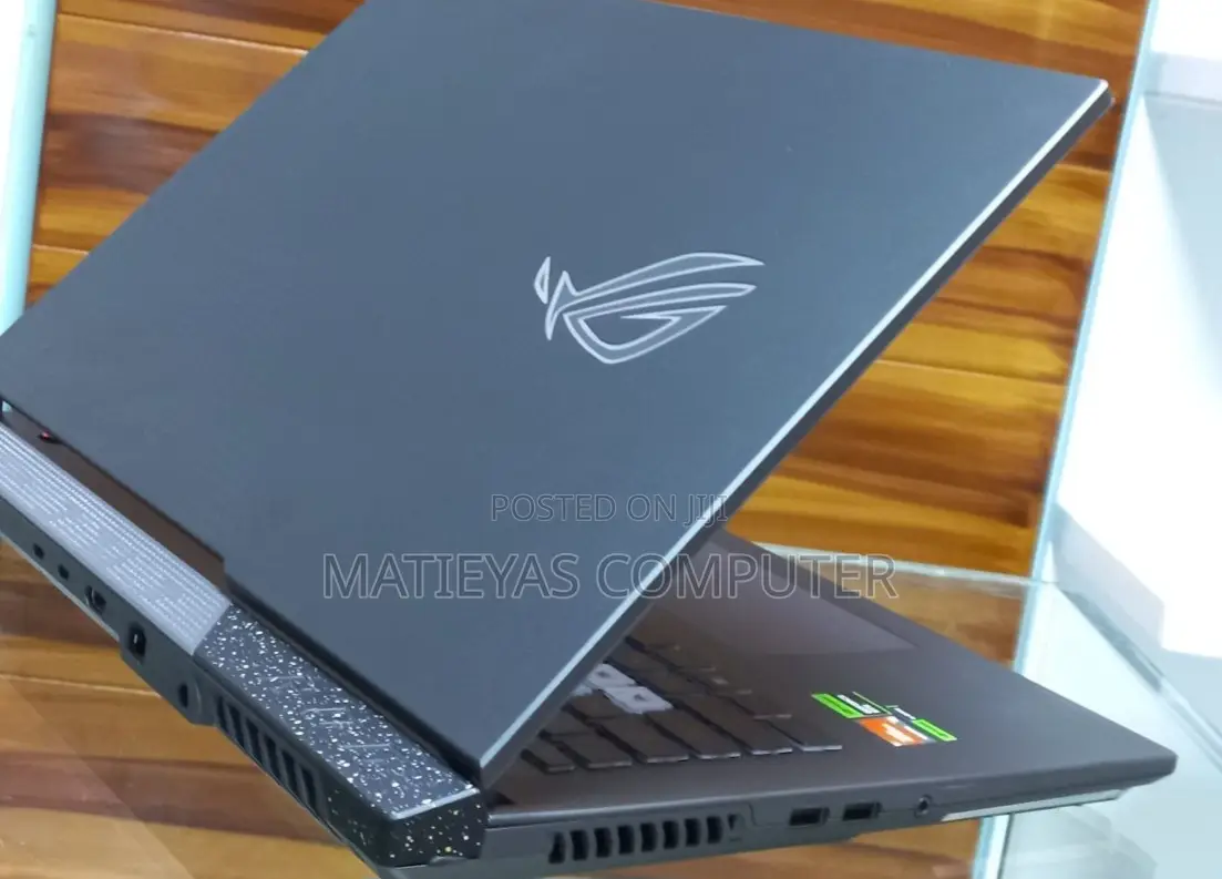 New Laptop Asus ROG Strix G731G 16GB AMD Ryzen 9 SSD 1T