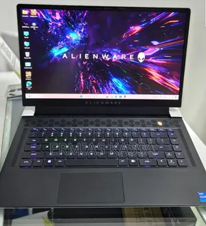 New Laptop Alienware M17x R2 16GB Intel Core I7 SSD 1T