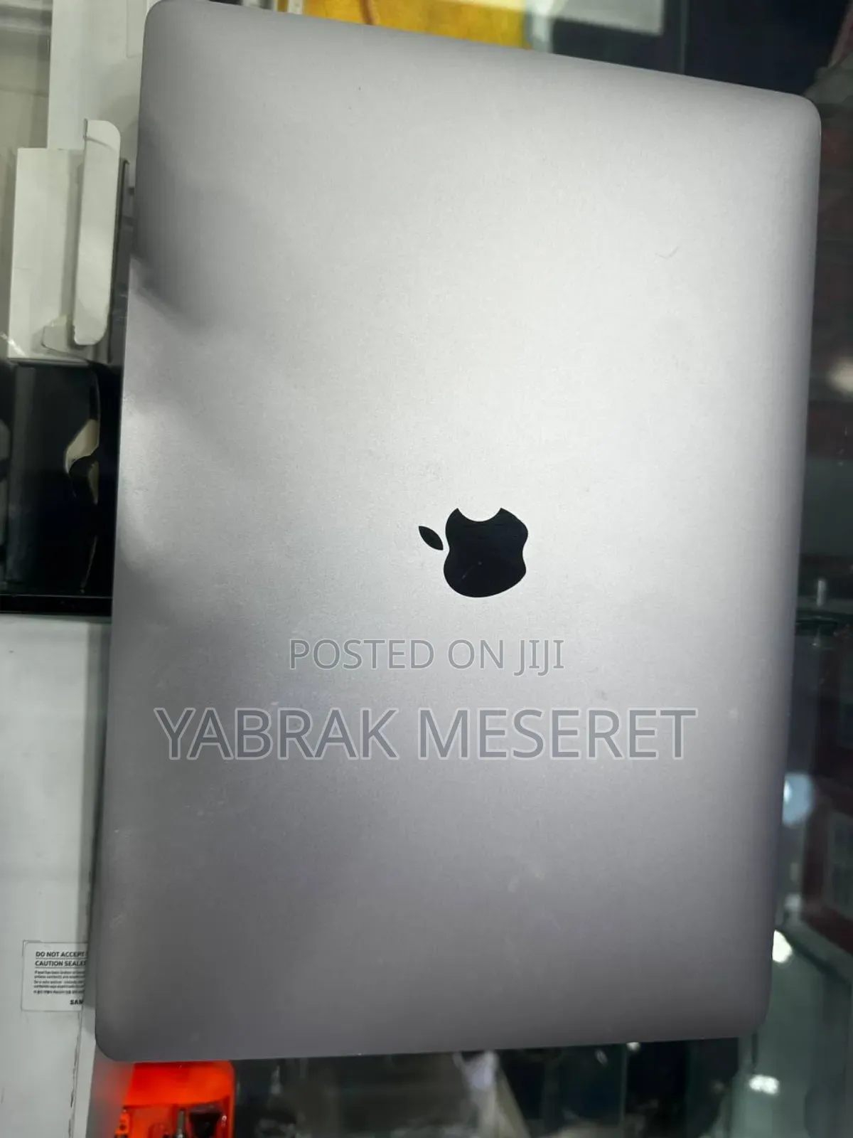 New Laptop Apple MacBook Pro 2018 16GB Intel Core I7 SSD 512GB