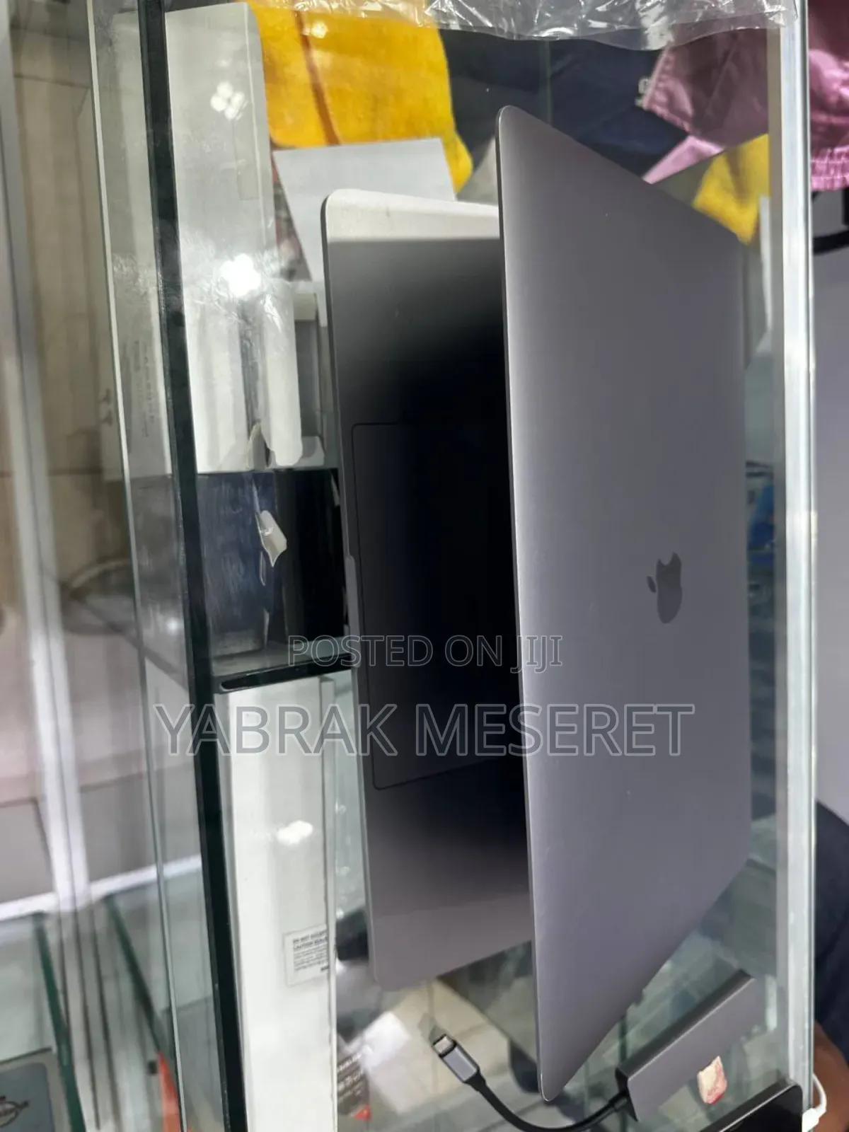 New Laptop Apple MacBook Pro 2018 16GB Intel Core I7 SSD 512GB