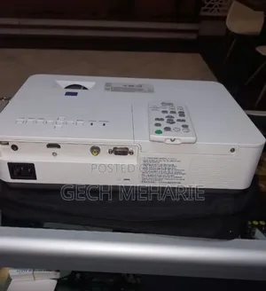 Photo - Sony Projector Model Name VPL-Dx221 Hardwa2
