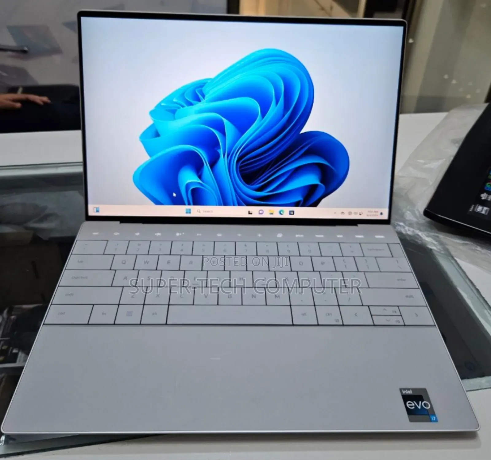 New Laptop Dell XPS 13 16GB Intel Core I7 SSD 1T