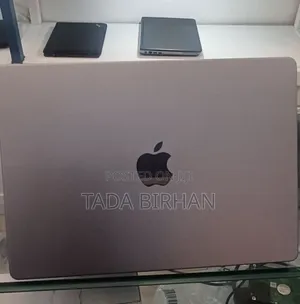 Photo - New Laptop Apple MacBook Pro M1 16GB Intel Core I7 SSD 1T