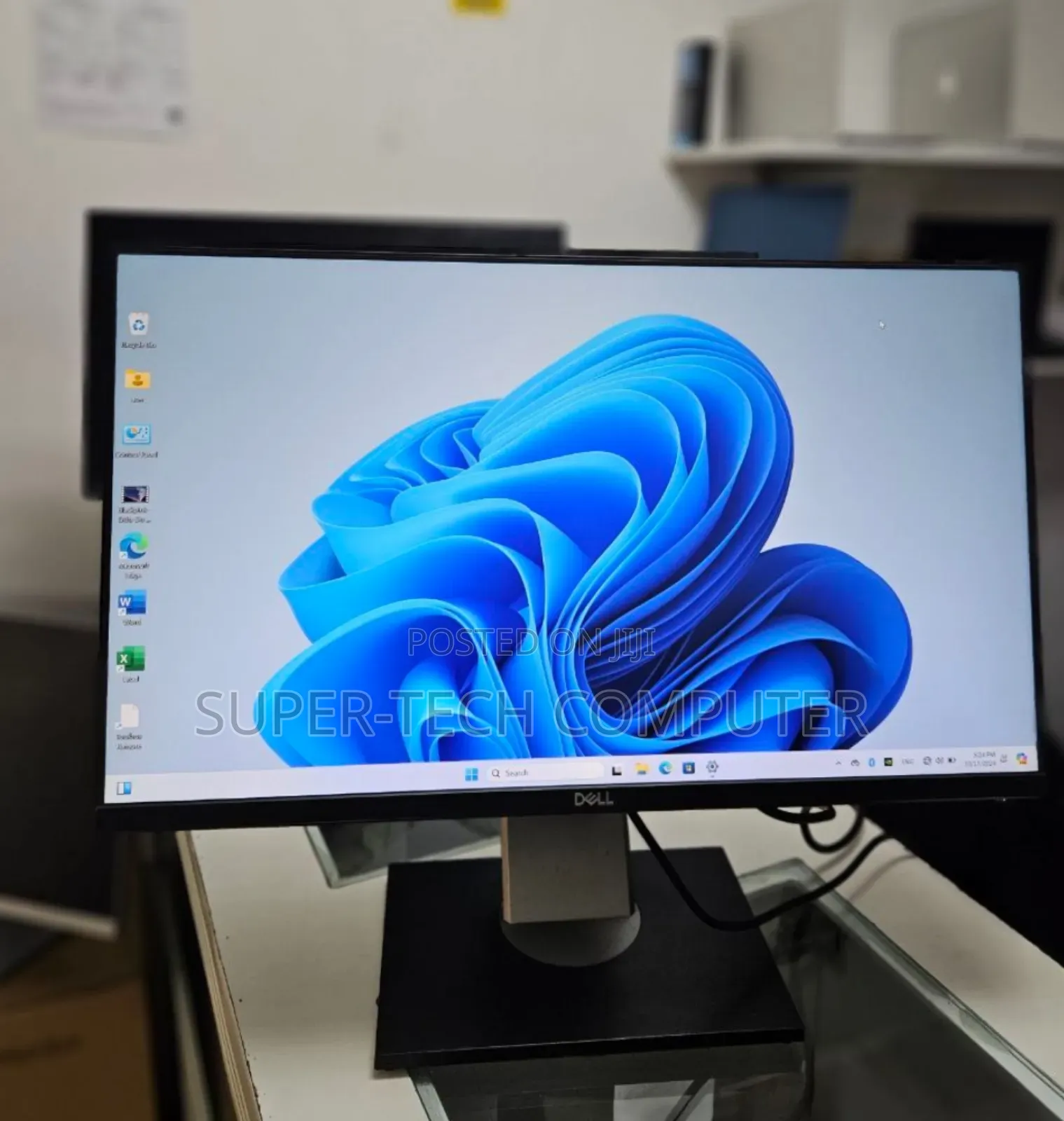 Dell 24 Inch Frameless Monitor for Sell