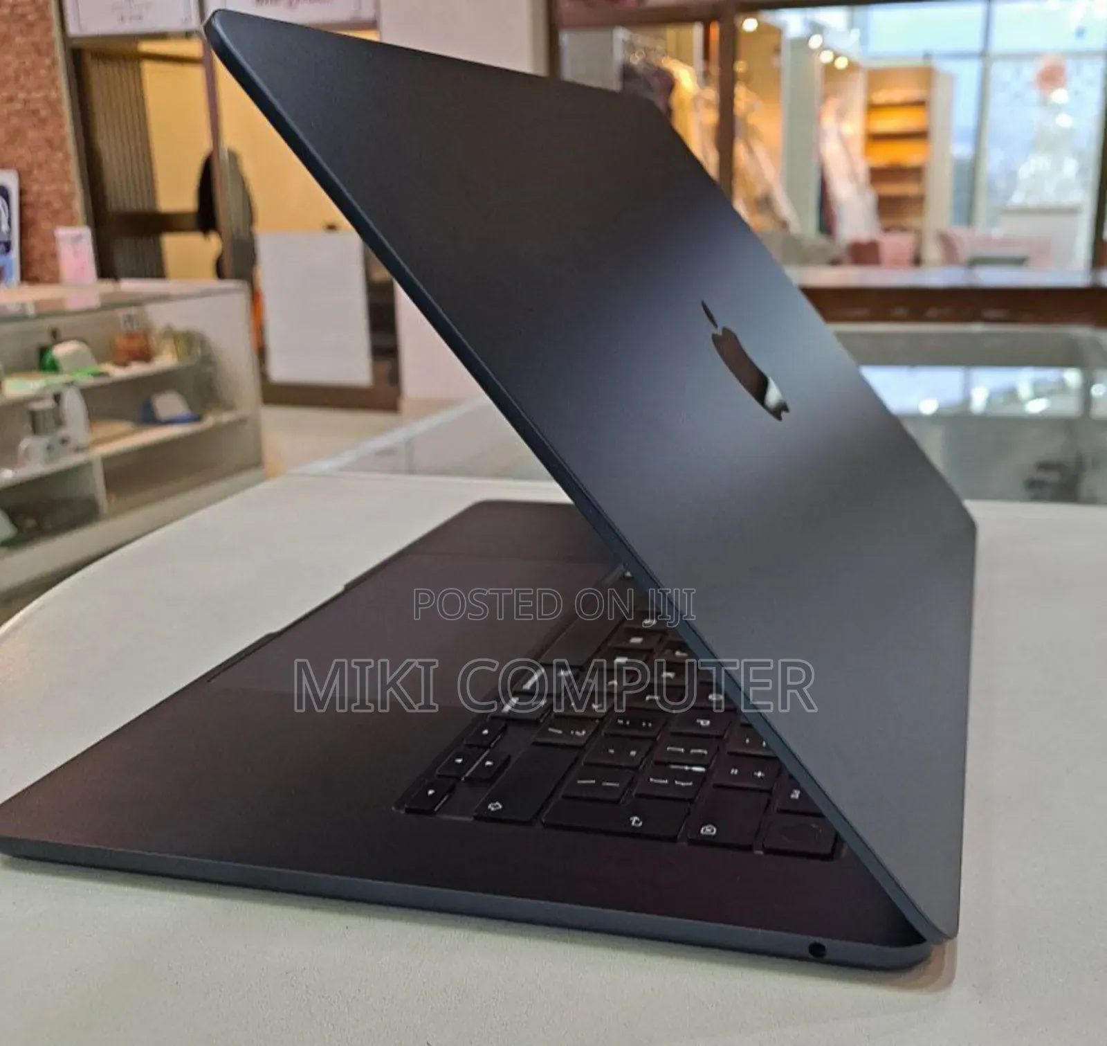 New Laptop Apple MacBook Air 2023 M2 8GB Intel SSD 512GB