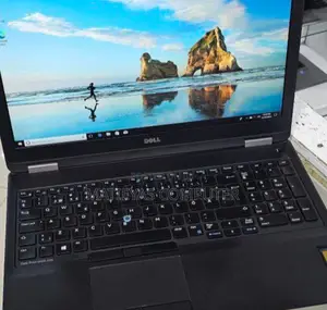 New Laptop Dell Precision 15 3520 16GB Intel Core I7 SSD 512GB