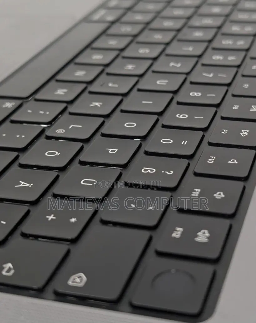 New Laptop Apple MacBook Pro 2021 M1 16GB Apple M1 SSD 512GB