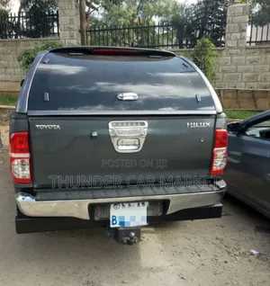 Toyota Hilux 2013 Gray