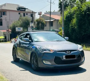 Photo - Hyundai Veloster 2017 Silver