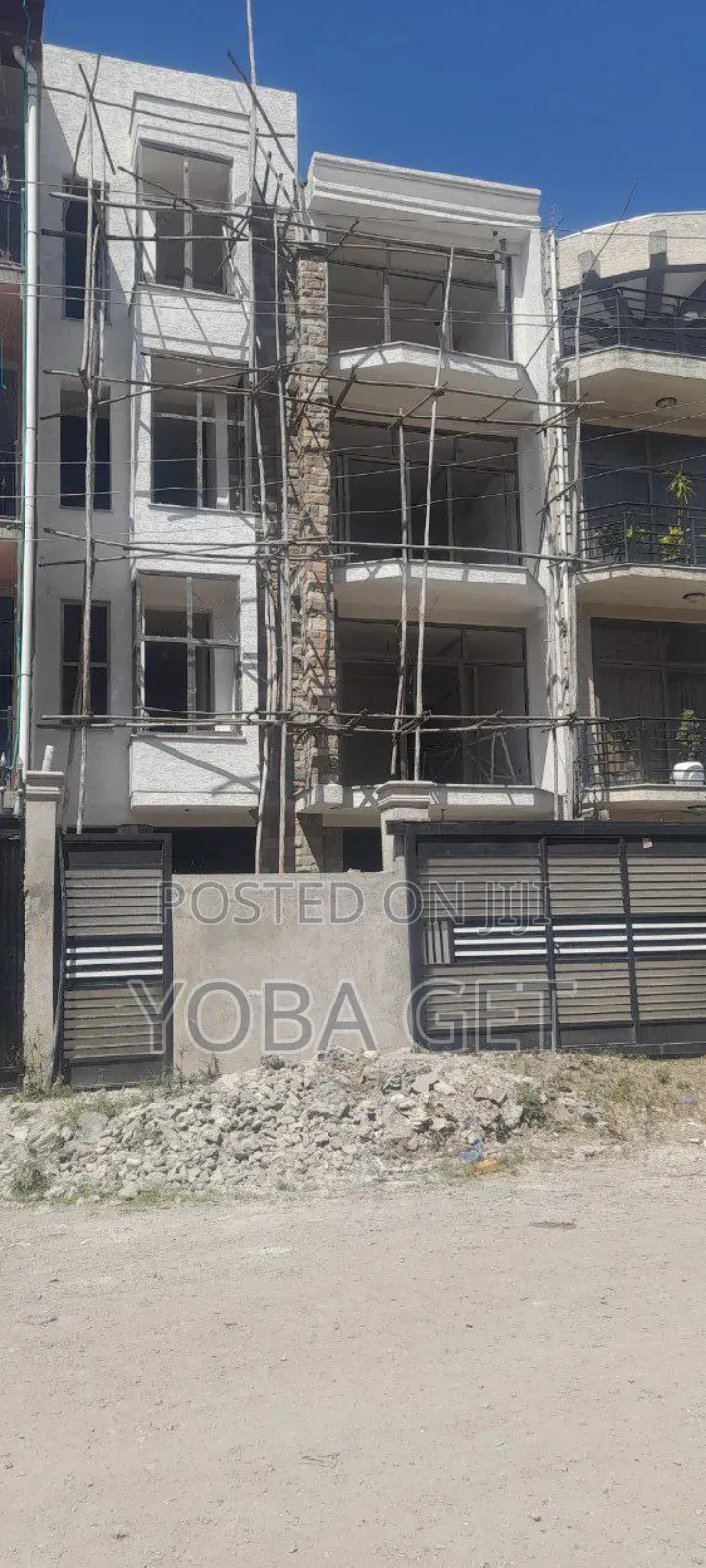 5bdrm House in Akaky Kaliti for sale