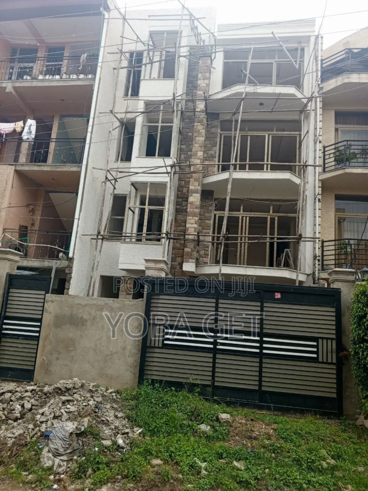 5bdrm House in Akaky Kaliti for sale