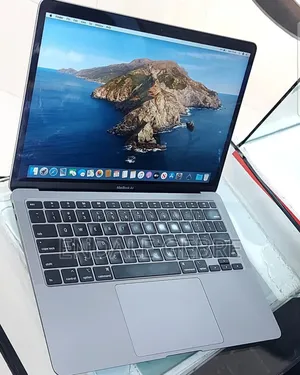 New Laptop Apple MacBook Pro 2020 16GB Intel Core I7 SSD 512GB