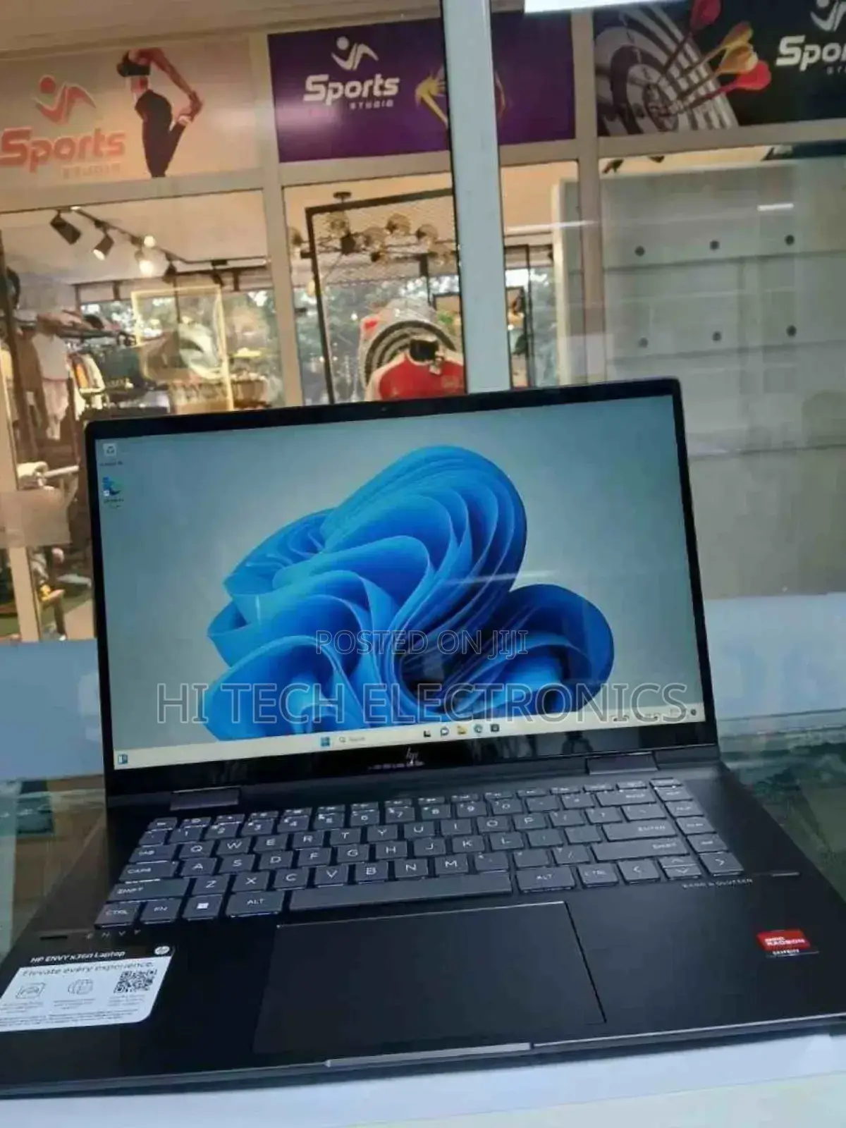 New Laptop HP Envy X360 8GB AMD Ryzen 5 SSD 512GB