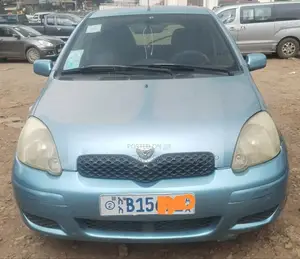 Photo - Toyota Vitz 2002 Blue