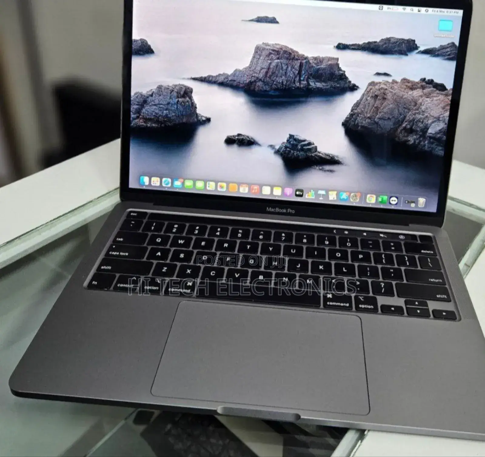 New Laptop Apple MacBook Pro 2019 8GB Intel Core I5 SSD 256GB