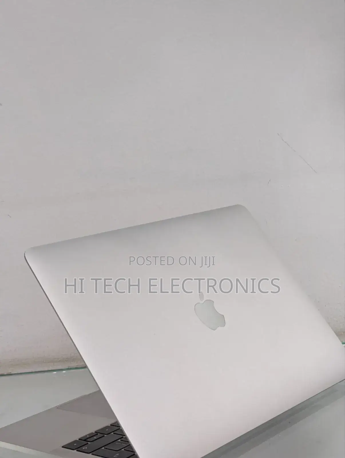 New Laptop Apple MacBook Pro 2017 8GB Intel Core I5 SSD 256GB