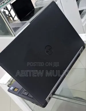 New Laptop Dell Precision 15 3520 16GB Intel Core I7 SSD 512GB