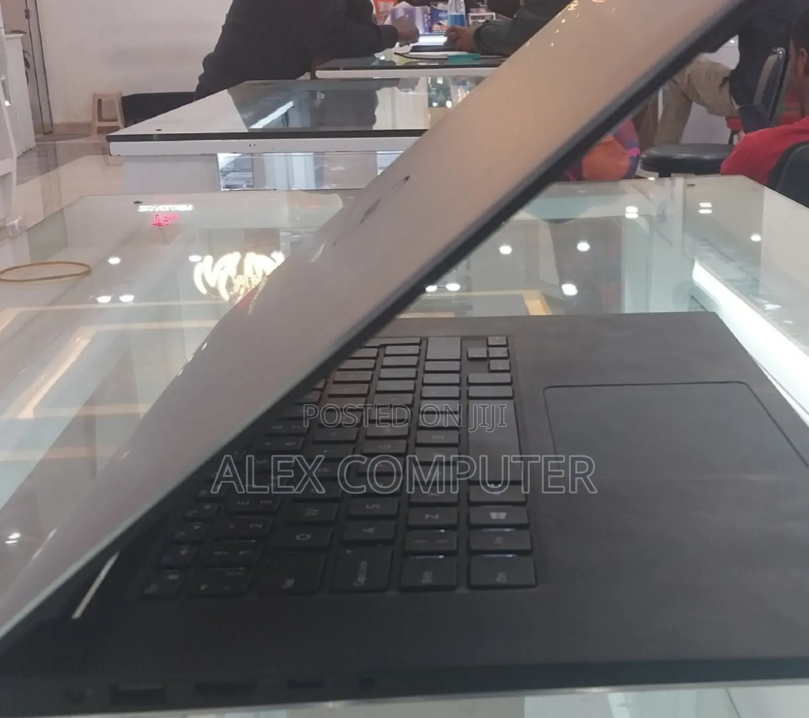 New Laptop Dell Precision 5540 16GB Intel Core I9 SSD 512GB