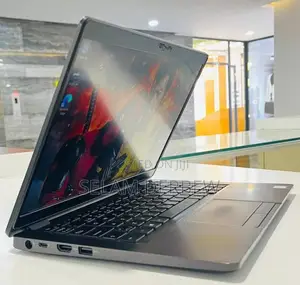 Photo - Laptop Dell Latitude 5300 8GB Intel Core I5 SSD 256GB