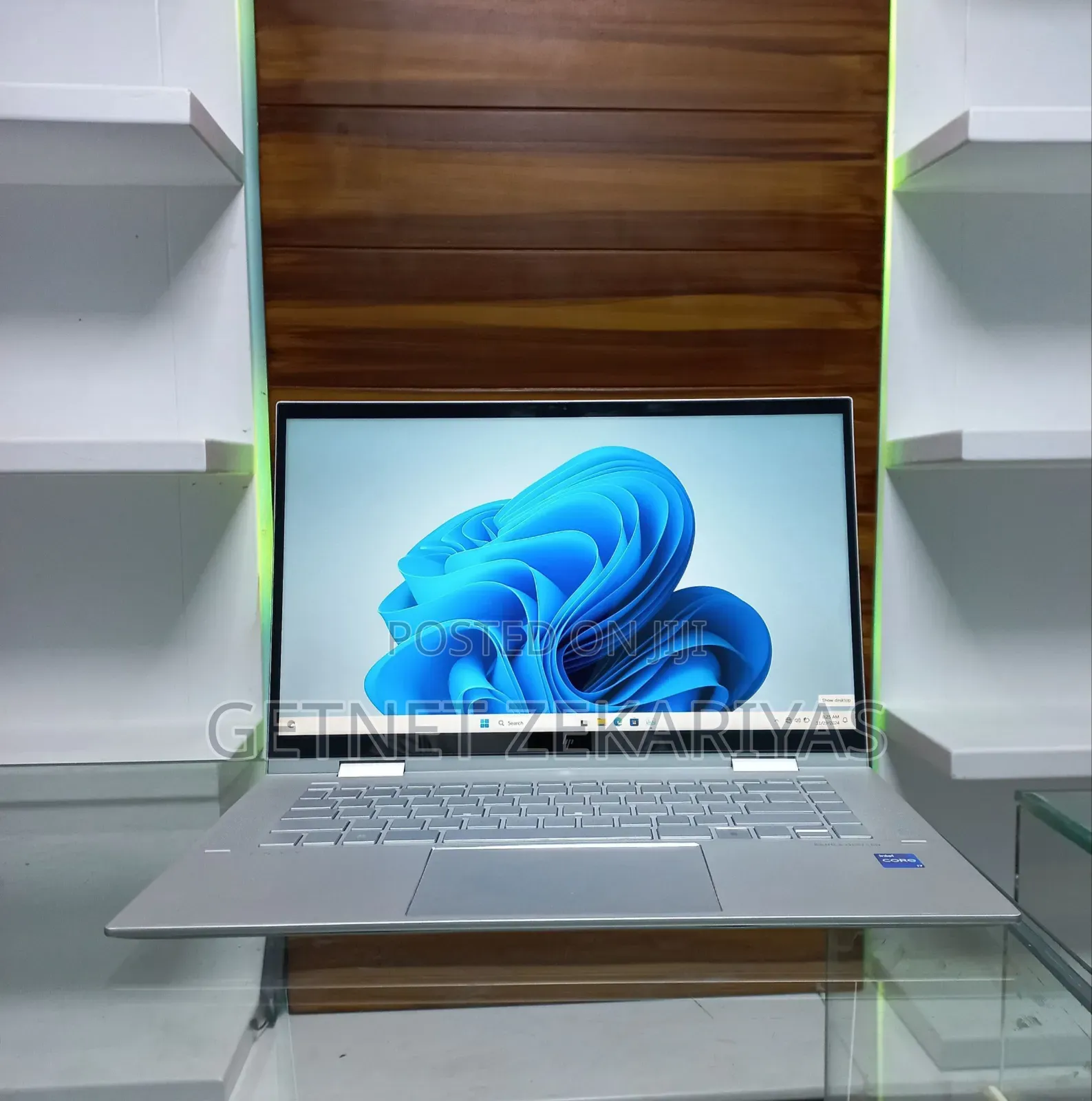 New Laptop HP Envy X360 8GB Intel Core I7 SSD 1T